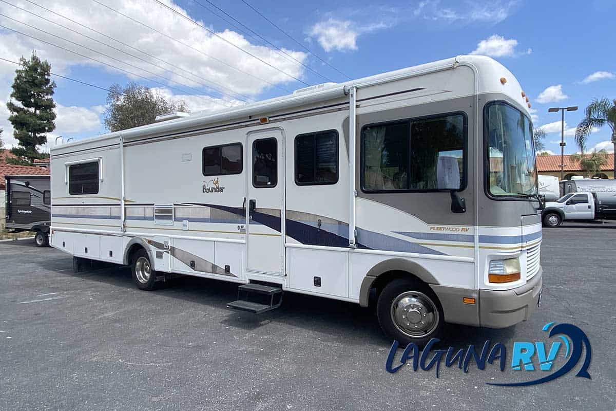 2001 Fleetwood Bounder 34D Laguna RV