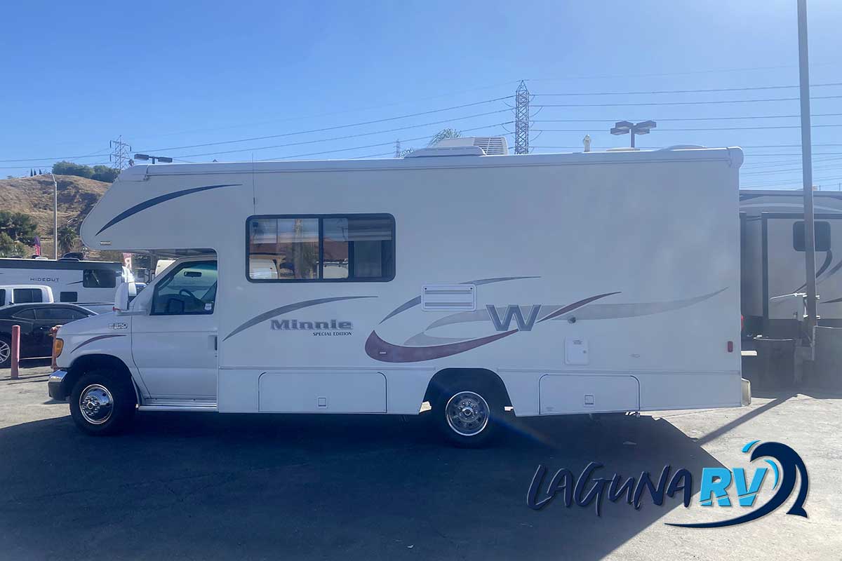 2005 Winnebago Minnie Class C RV for sale | Laguna RV in Colton CA