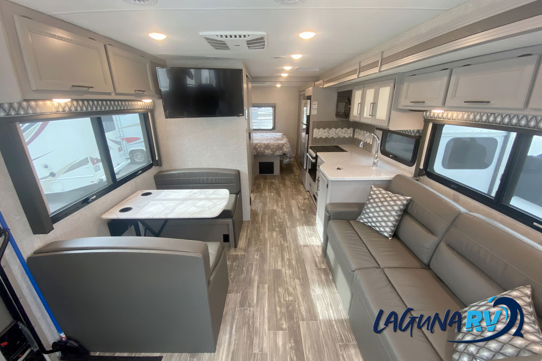 2022 Thor Hurricane class A RV for sale Laguna RV in Colton CA